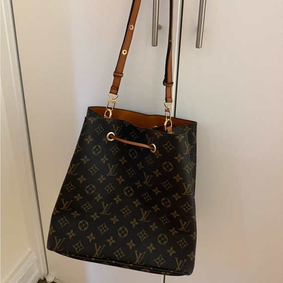 Brown checkered bucket bag - Picture 4 of 7